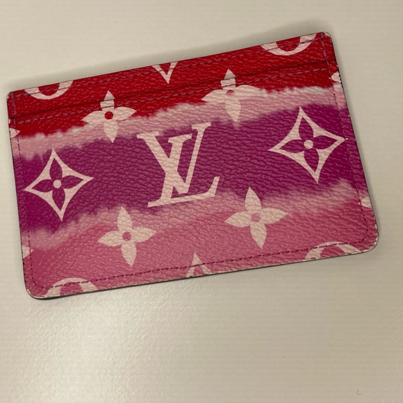 LOUIS VUITTON
Pink/Red Coated Canvas Escale Card Holder - Picture 6 of 7